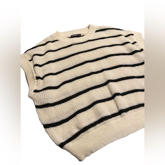 SHEIN cropped style sleeveless sweater see pics excellent condition size small - Picture 1 of 2